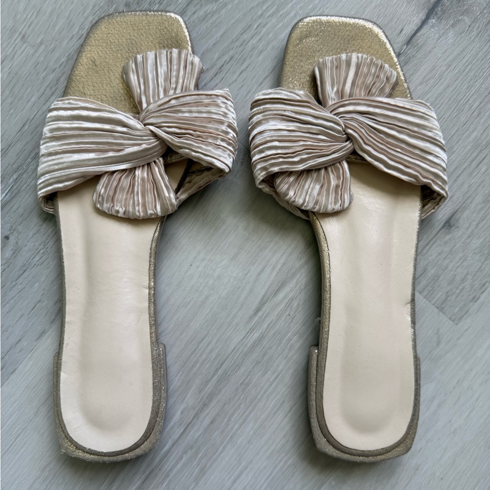 Elegant Cream and Gold Women's Slide Sandals